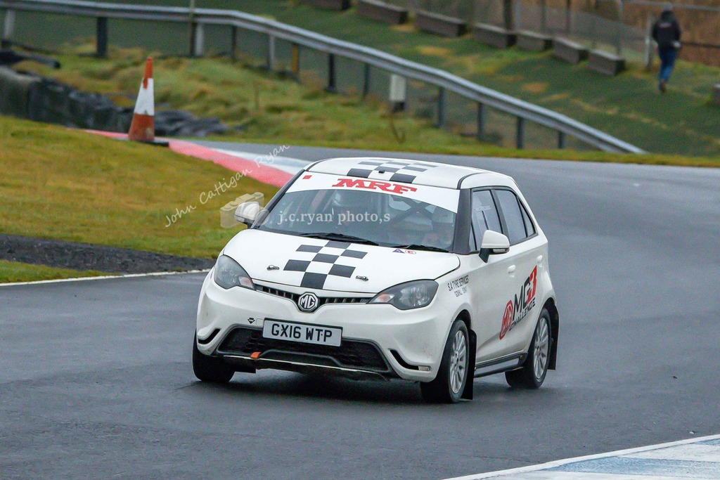 MG photo VW Crafter - Campervan Conversion Bespoke Design